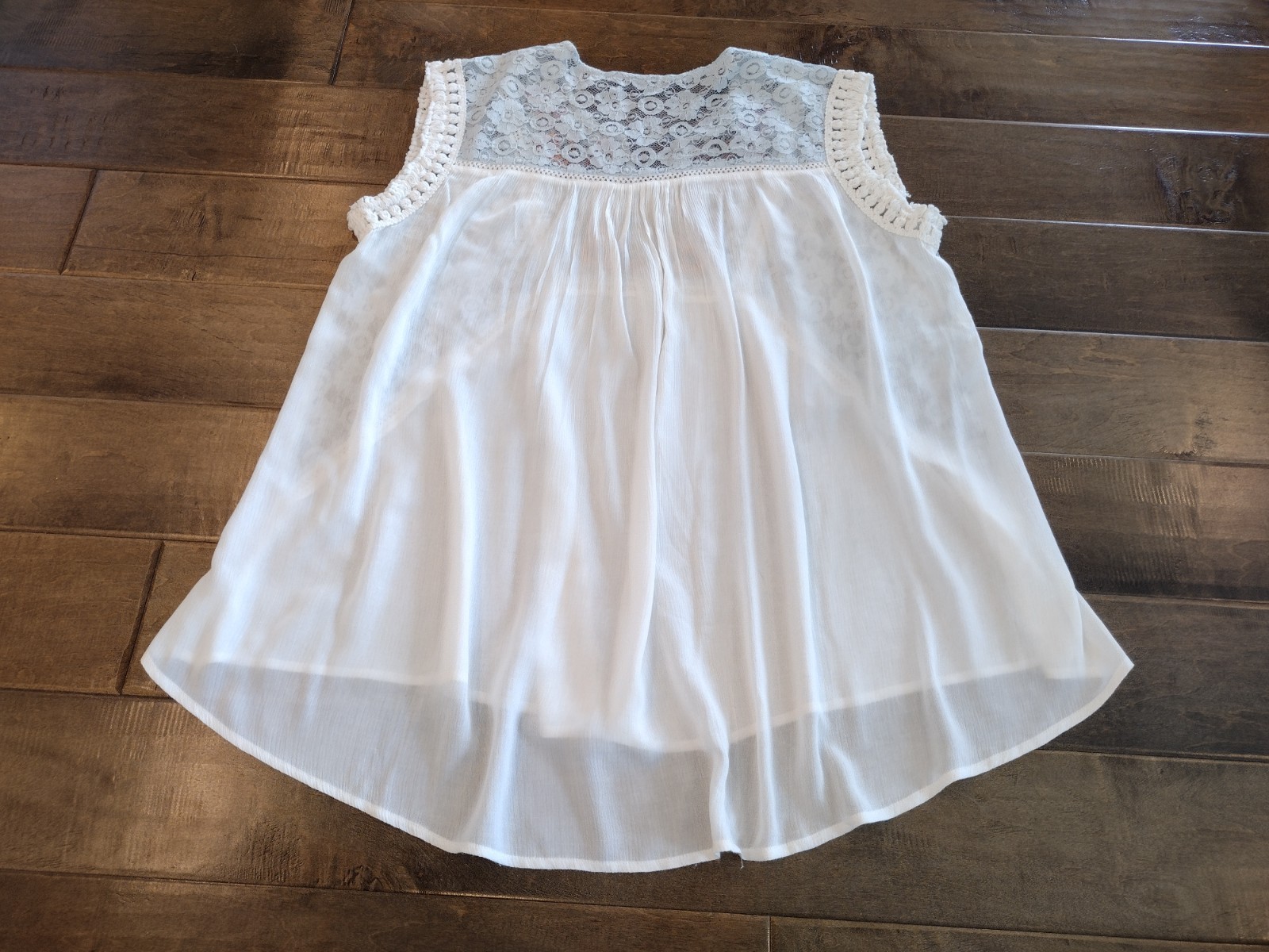 HAZEL By ANTHROPOLOGIE Women’s white embroidered lace flowy Blouse Tank Top – L