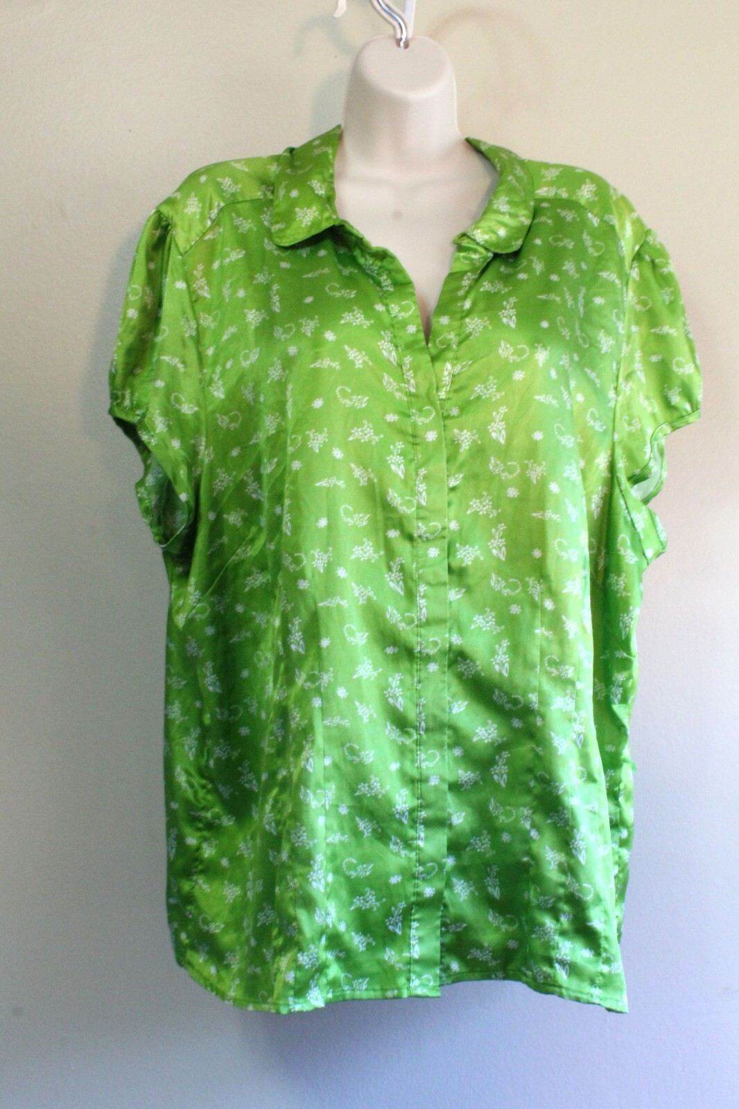 2X 3X Plus Green Satin Shirt Y2K does Retro 30s BIBA-ish Button SS Antilia Femme