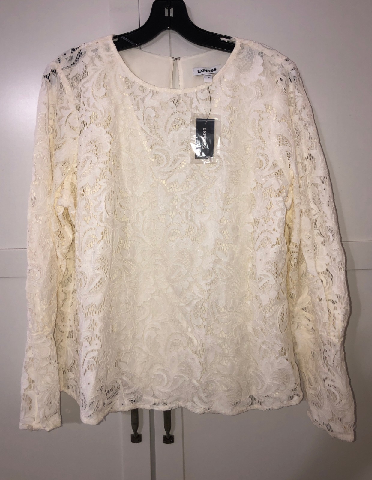 Express Women’s Lace Cream Long Sleeve Bouse Top , Large NWT $88
