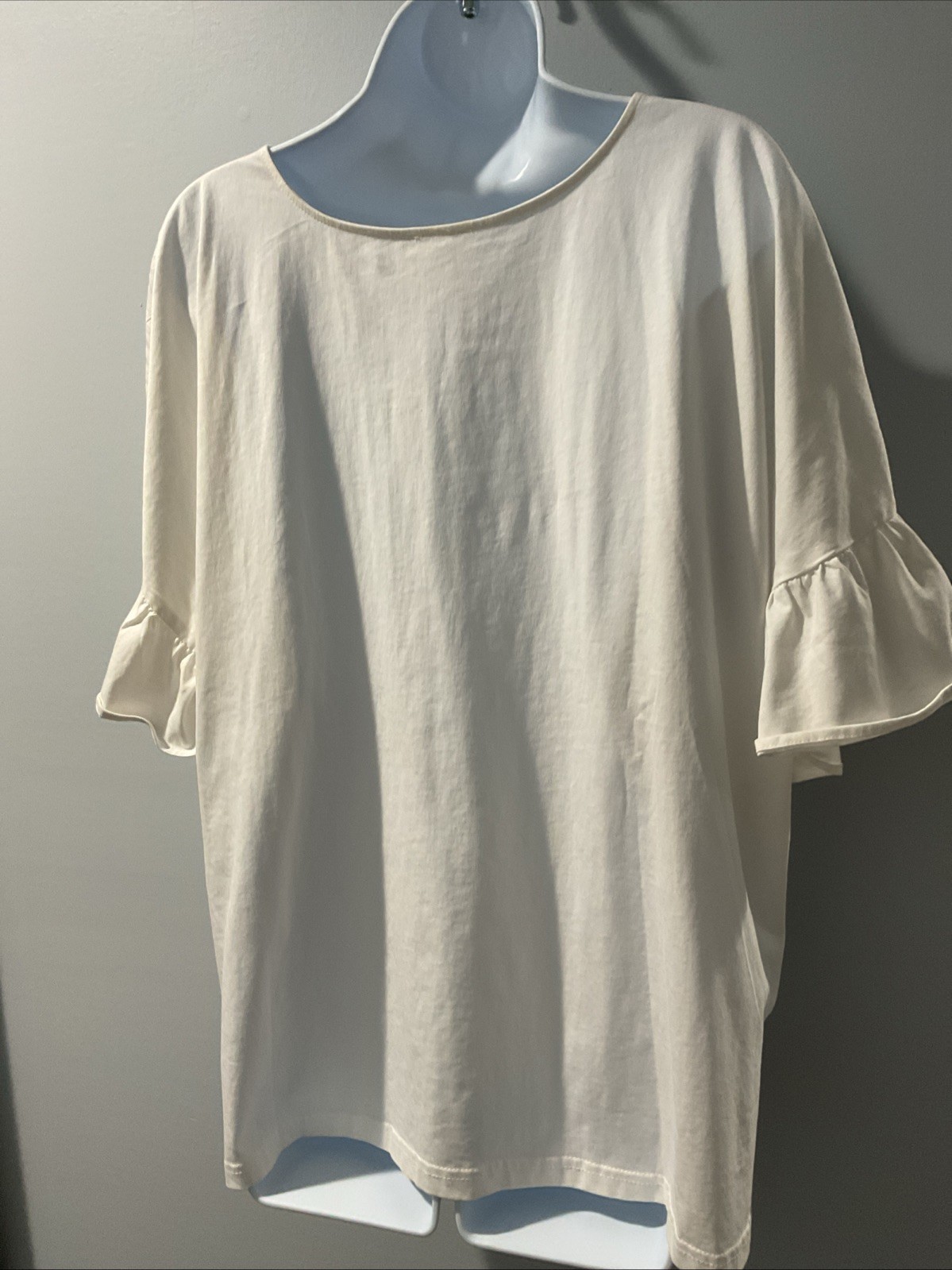 NWOT Tribal Jeans Short Sleeve V-neck White With Floral Embroidery XXL Top