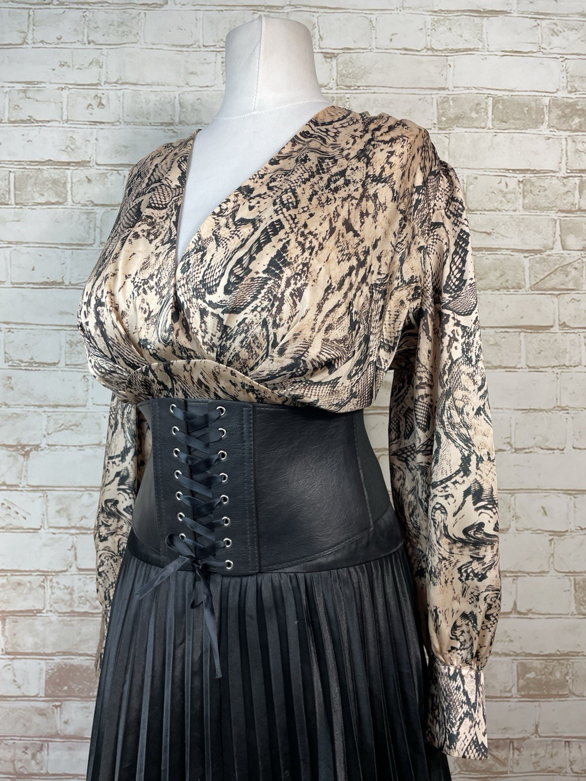 Shiny Snakeskin Print Satin Secretary Blouse Sz 18 44” Bust Sissy Mistress TV CD