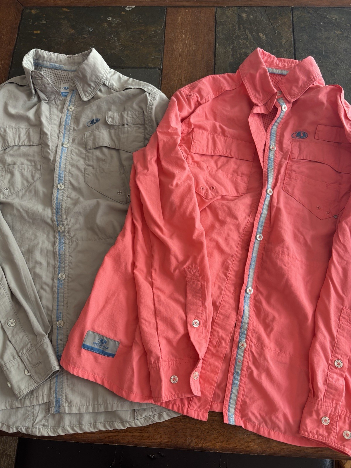 Mossy Oak Women’s Medium Set Of Two Button Down Nylon Long Sleeve Tops