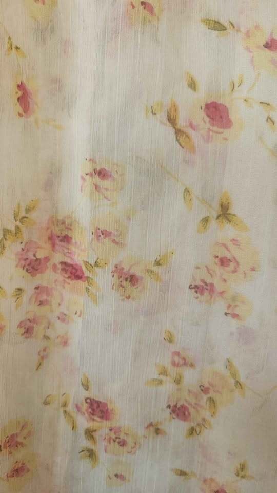 Crown of Hearts Floral Ruffle Button-Down Blouse Size S