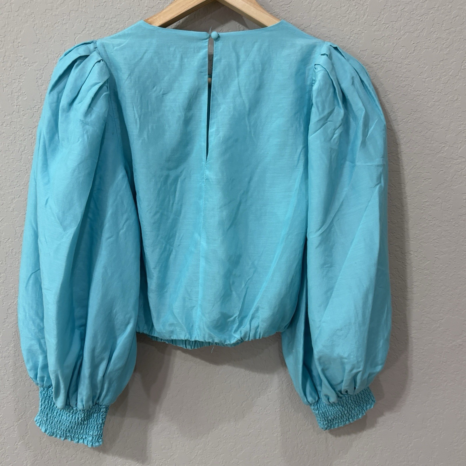 Alice + Olivia Blouse XS Aqua Blue Silk Blend Puff Sleeve Top City Chic Resort