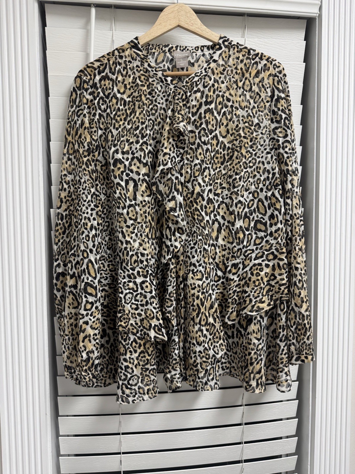 Chico’s leopard print ruffle shirt button down sheer blouse size 2 Large