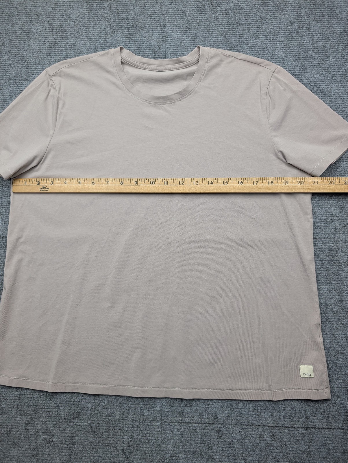 Vuori Cotton Shirt Womens Large Athleisure Minimal Logo Natural Purple Classic