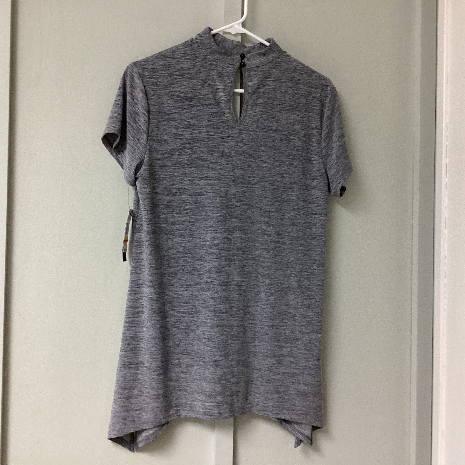 NWT AB Studio Women’s Size Medium Blouse Top Chocker Neckline Silver Gray Short