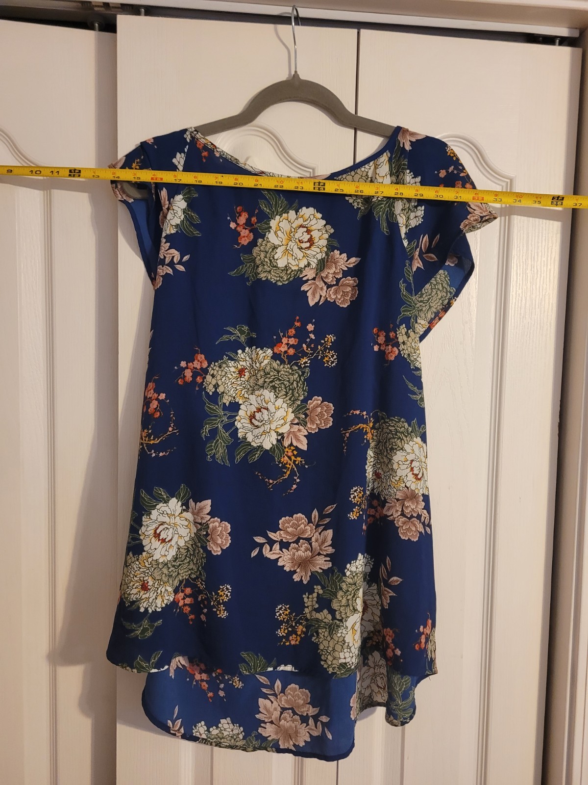 Tempted Los Angeles Womens 2X Blouse Blue Floral Flutter Sleeve