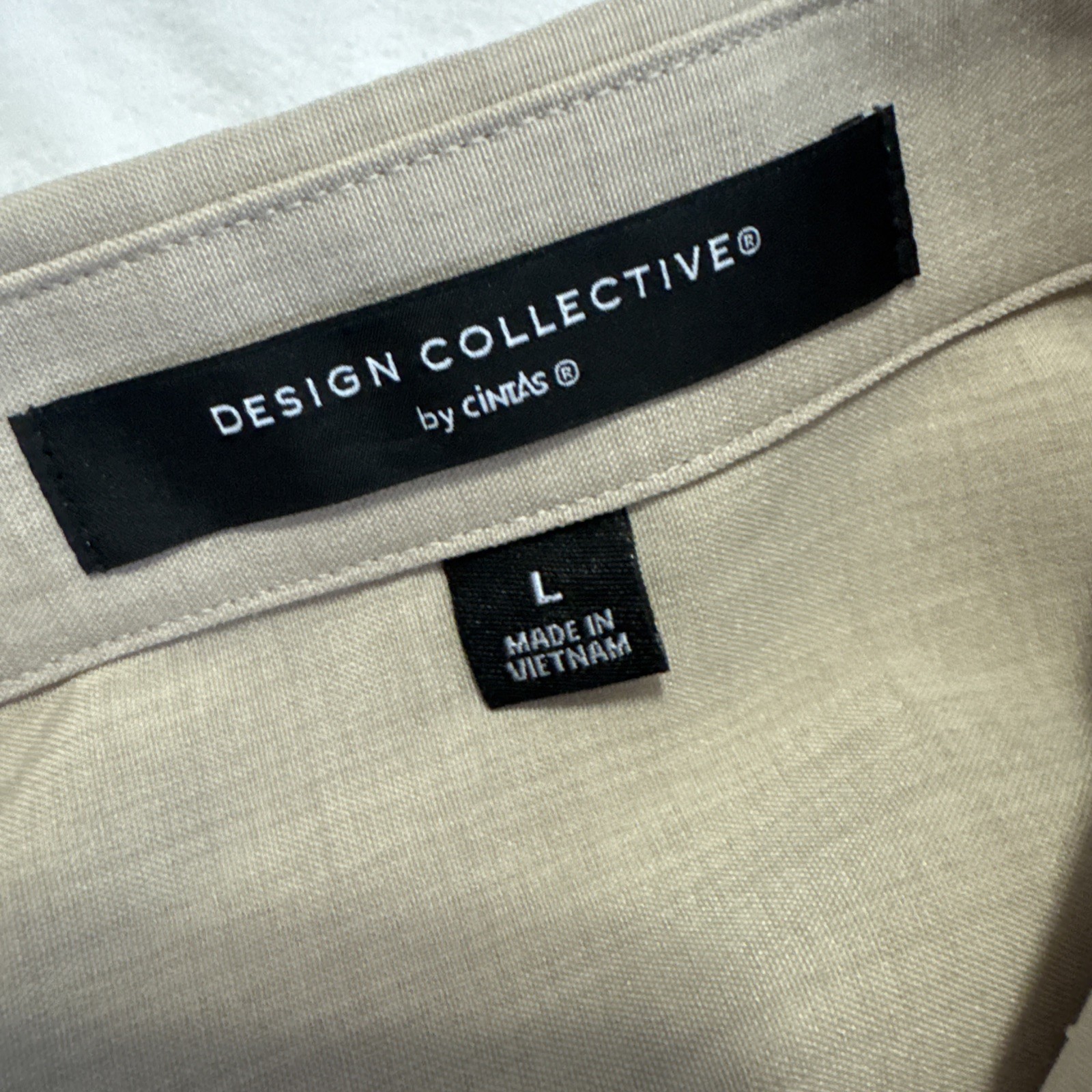 DESIGN COLLECTIVE by Cintas Cream Button Front Shirt Blouse Women’s Size L