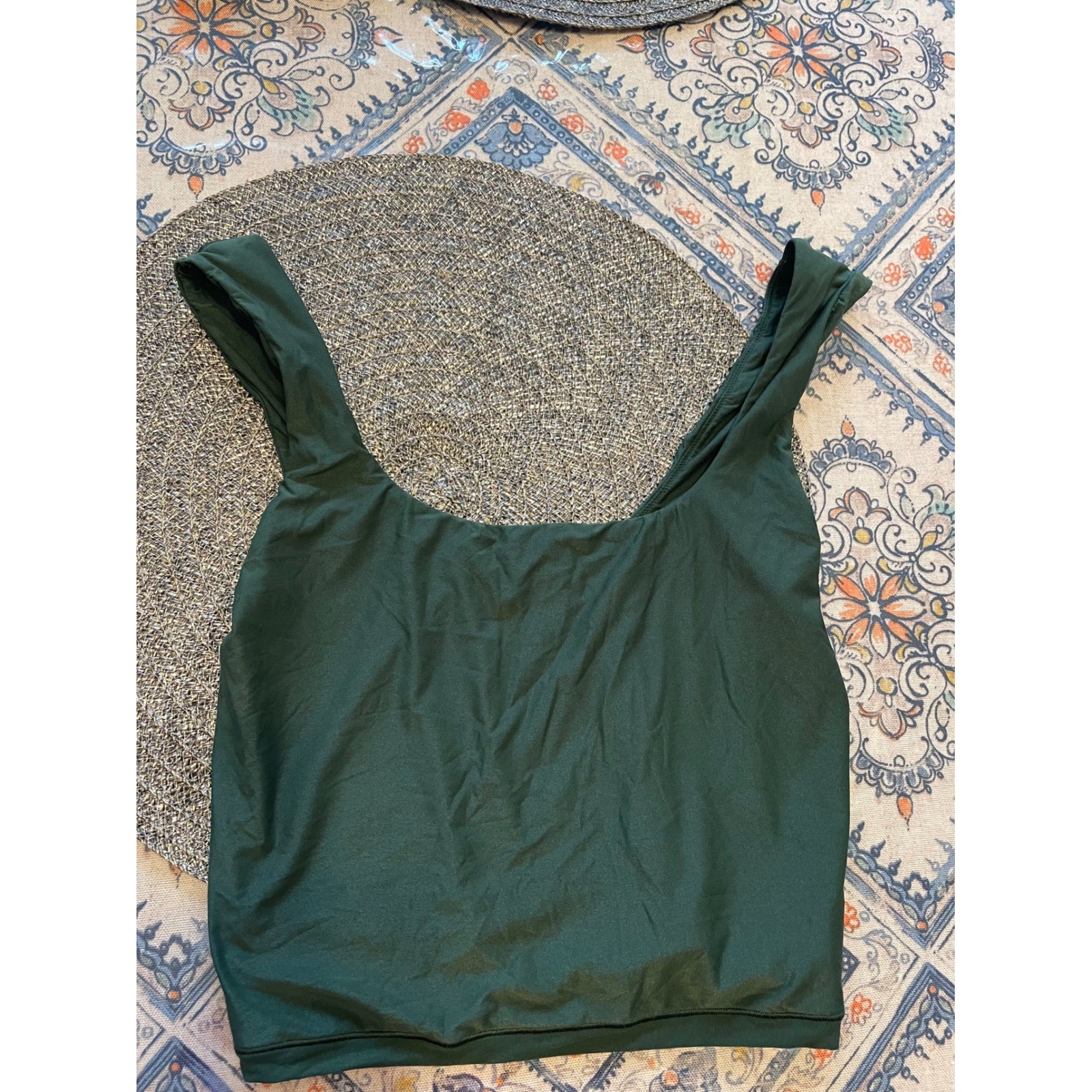 Smoothez by Aerie Green Scoop Neck Tank Top Womens Size Medium Camisole Layering