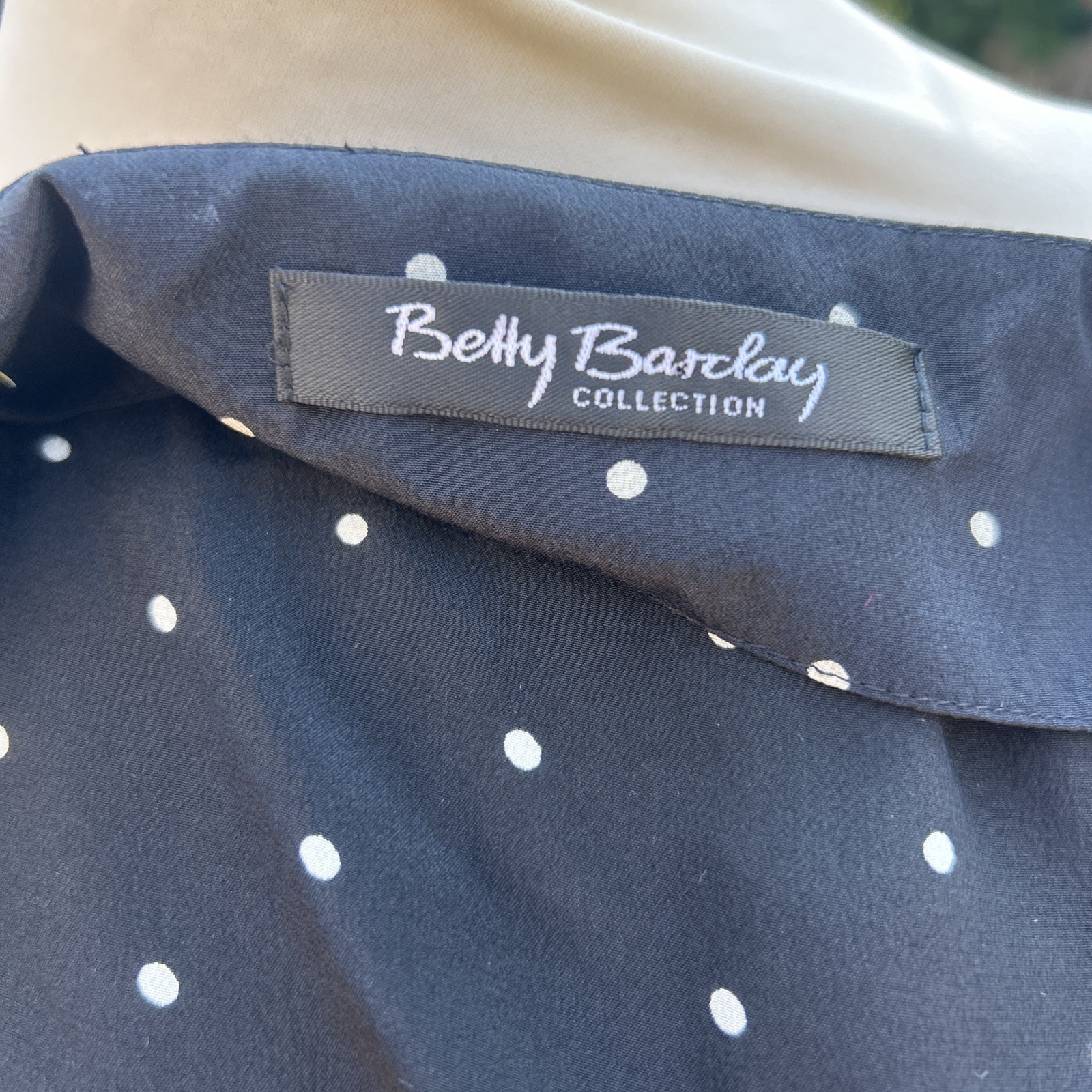 betty barclay silk sleeveless Black White Spot top Size 14 Side Zip V Neck C1