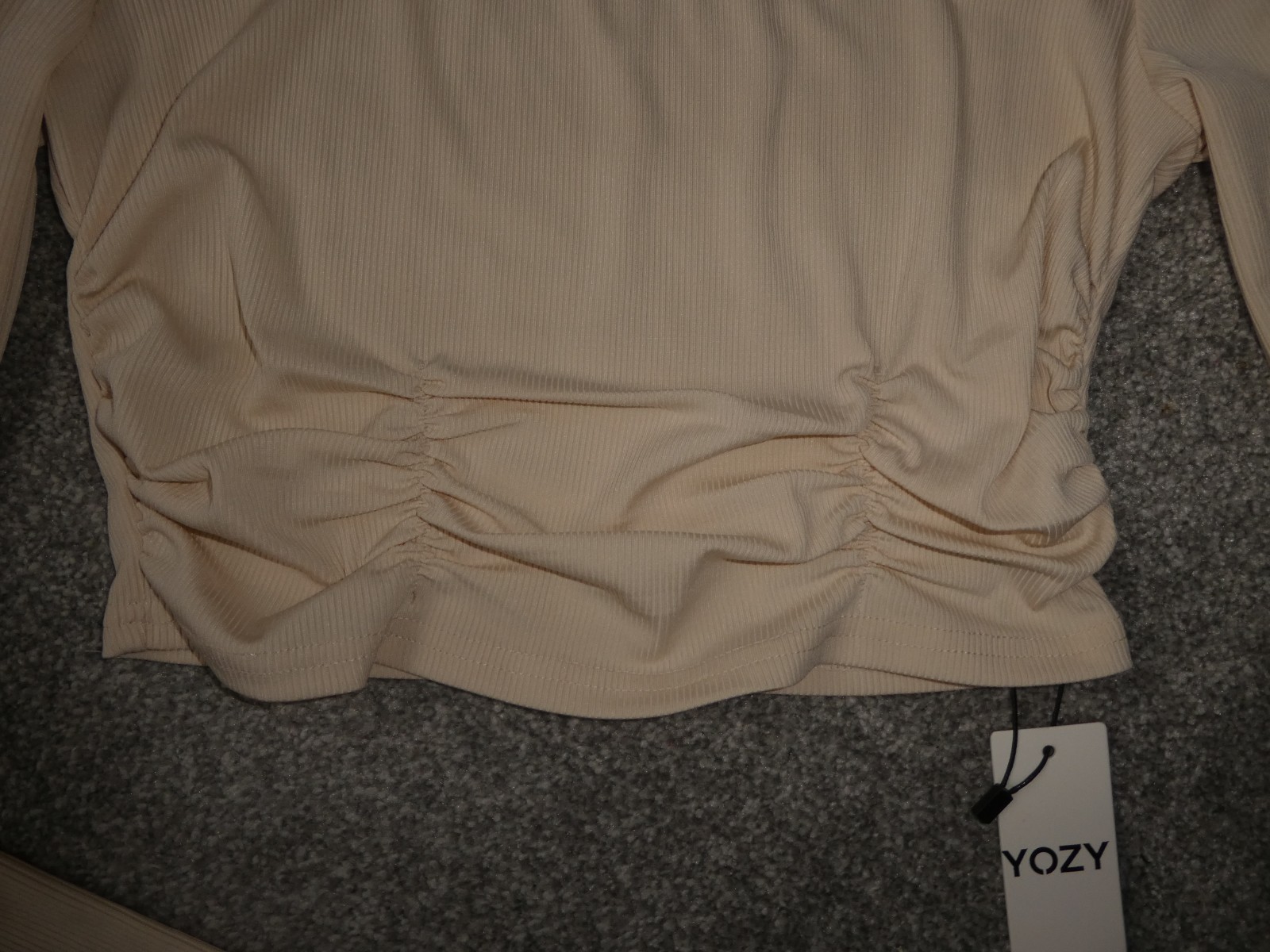 LADIES/TEENS SIZE MED CREAM RIBBED ROUCHED CROPPED TOP NEW WITH TAGS