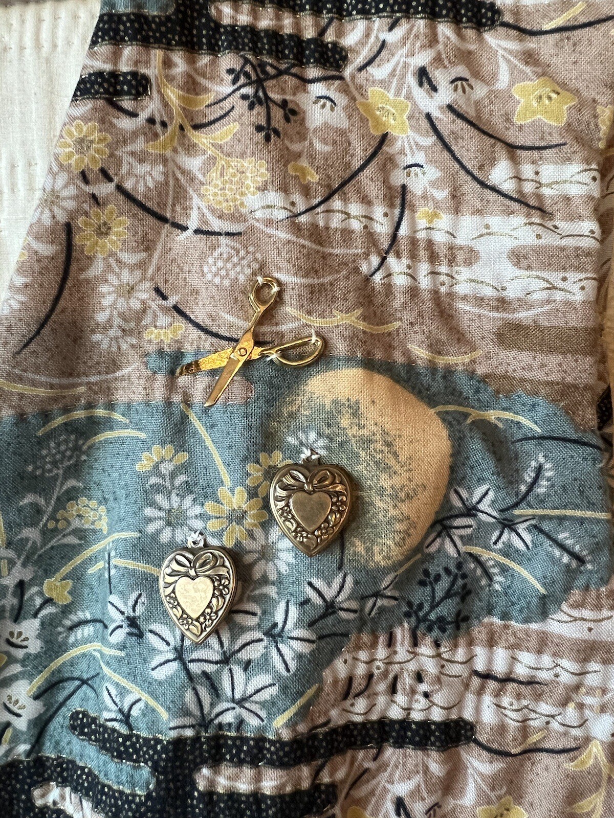 VTG Handmade Quilted Vest Granny Women’s Size M/L Charms Moon Flowers Boho 90’s