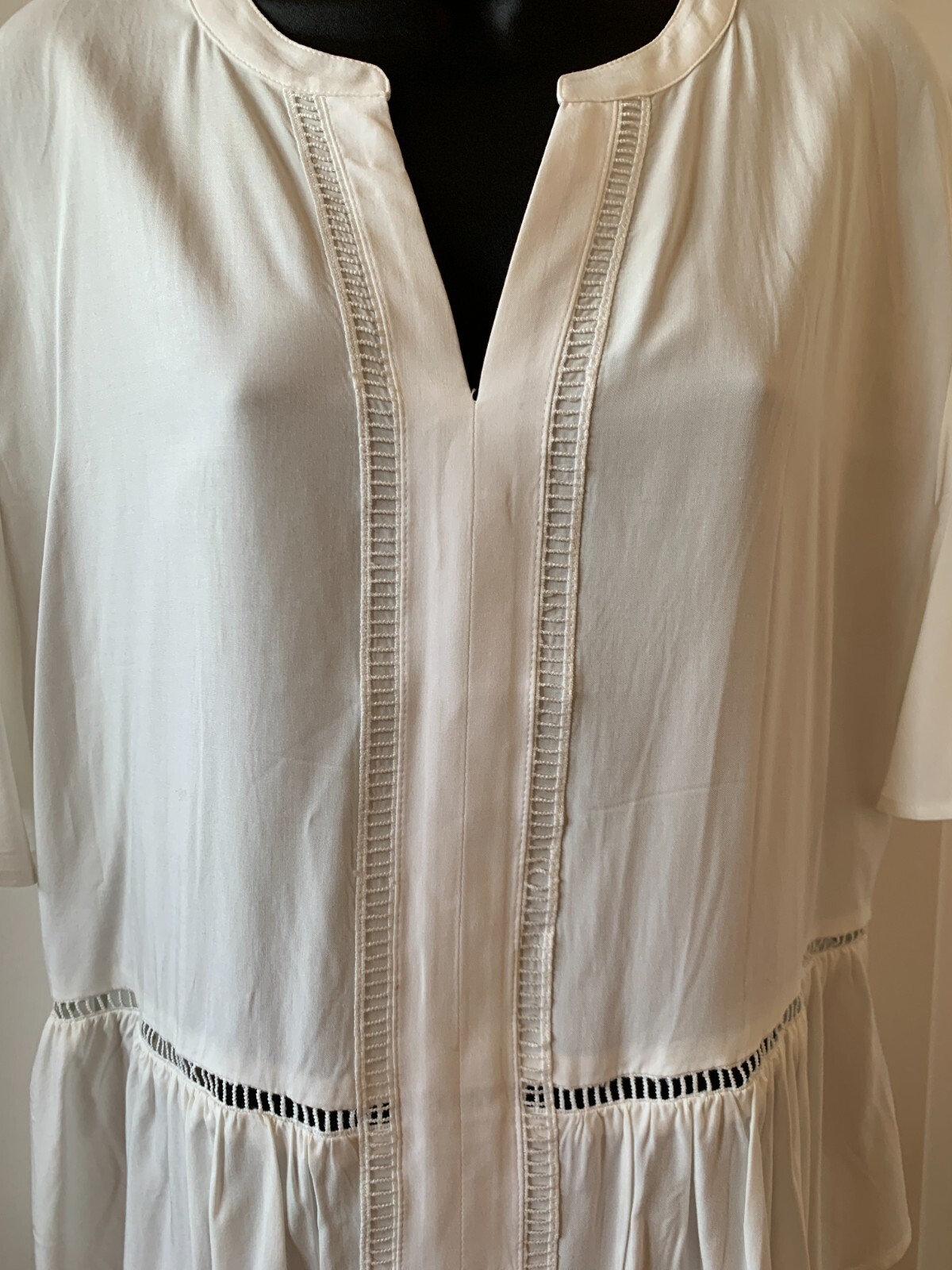 Express Rayon White Short Sleeve Shirt Peplum Hem Top NWOT Size Medium