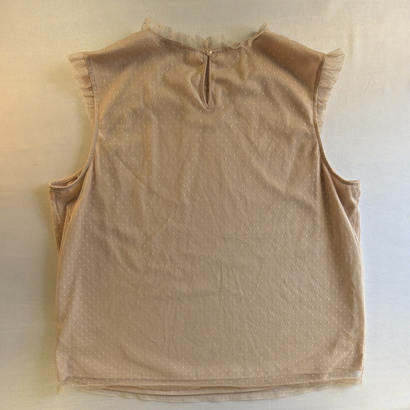 Adrianna Papell Top M Tank Pink Keyhole Button Textured Blouse Dot Ruffle Preppy