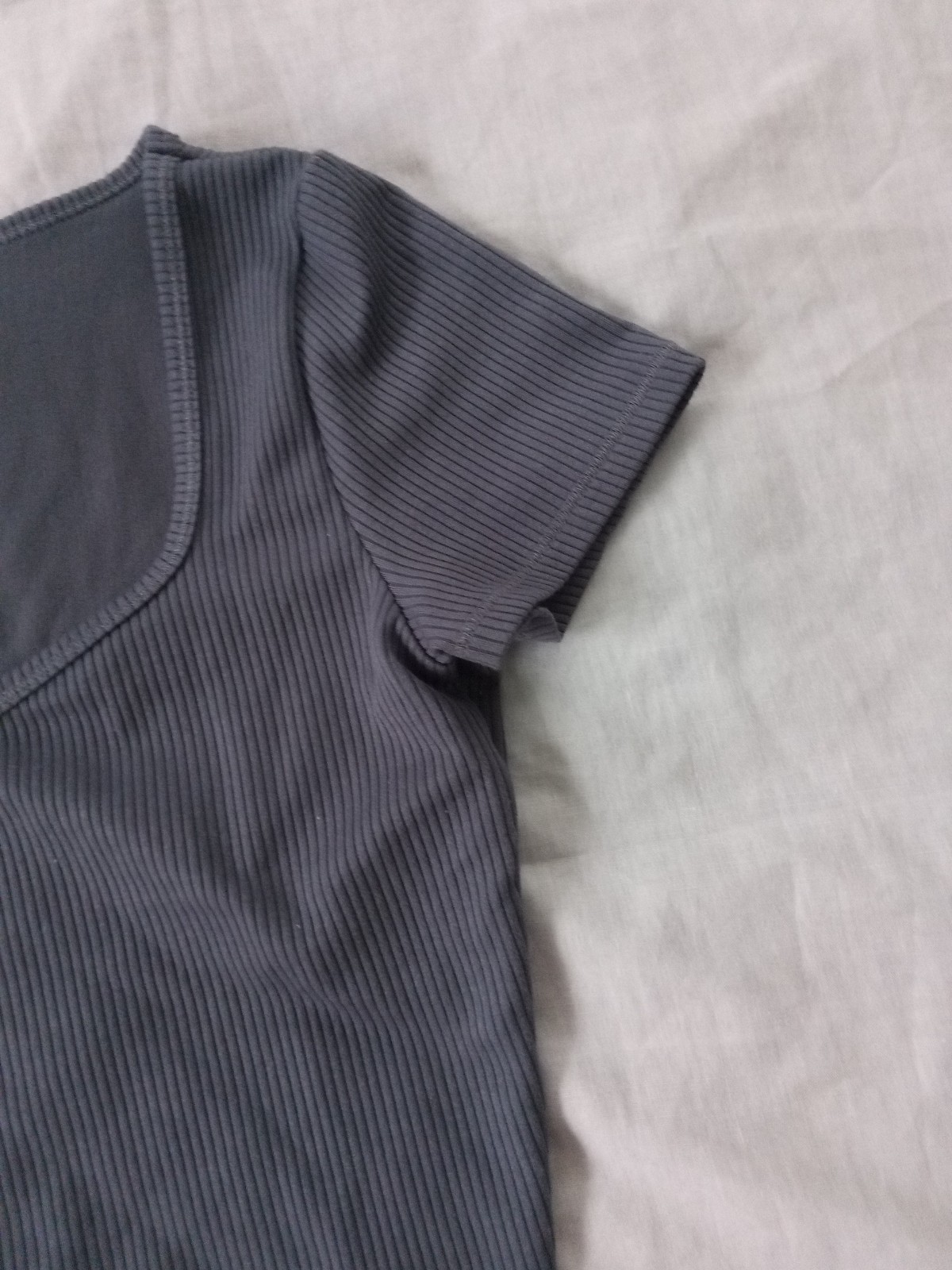 Hollister Ribbed Square Neck Short Sleeve Cropped Top Size S Gray