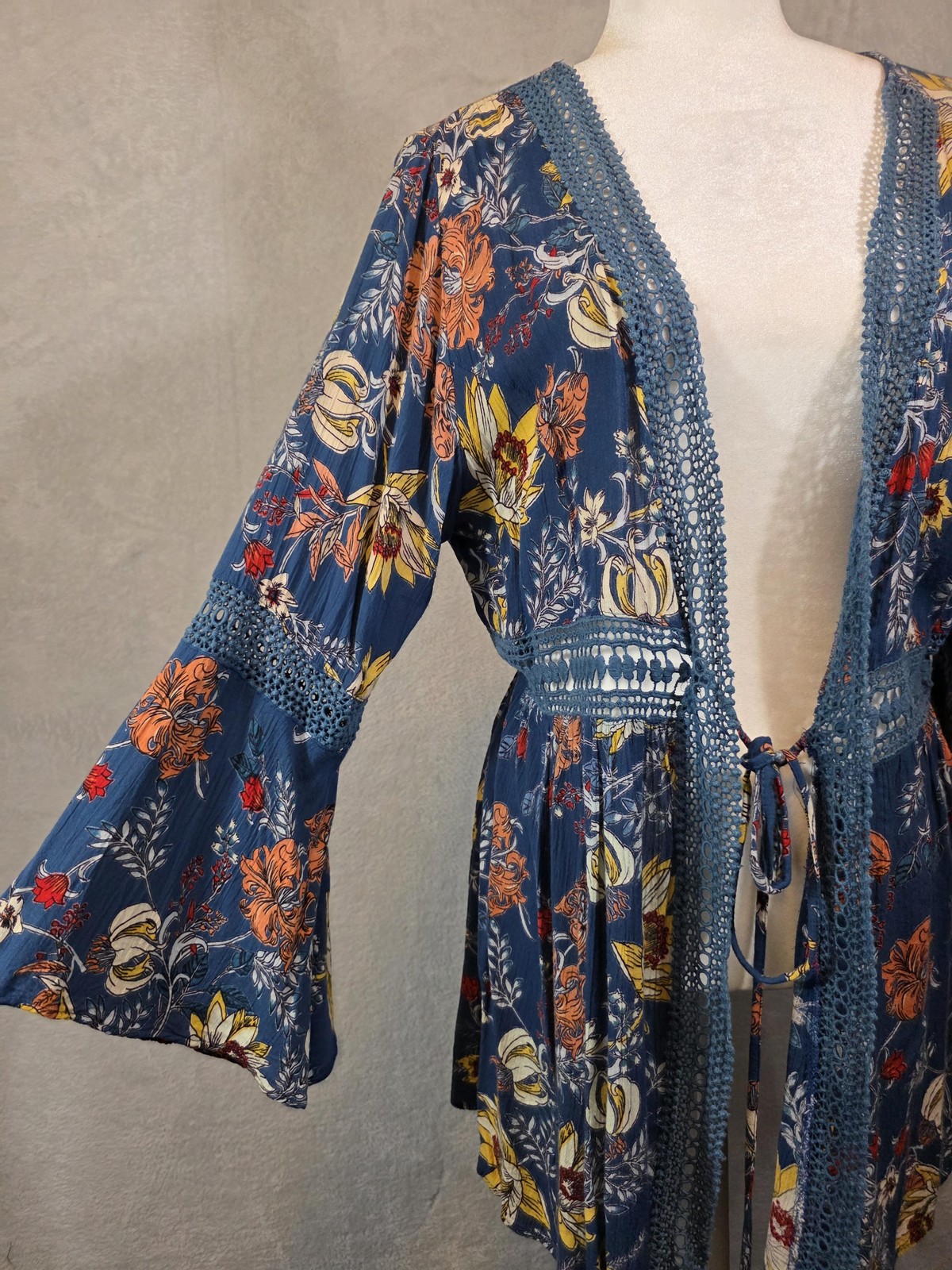 EUC Angie Blouse Womens M Blue Floral Open Cardigan Crochet Festival Boho