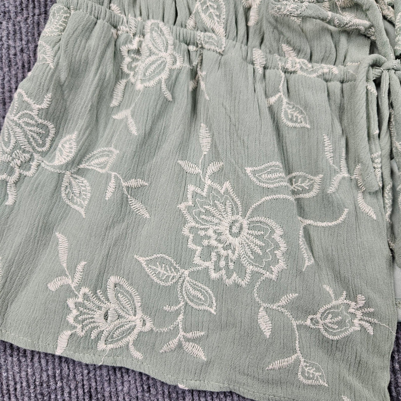 Thirty Thirty LA Sage Green Floral Embroidered Peasant Top XL Boho Milkmaid