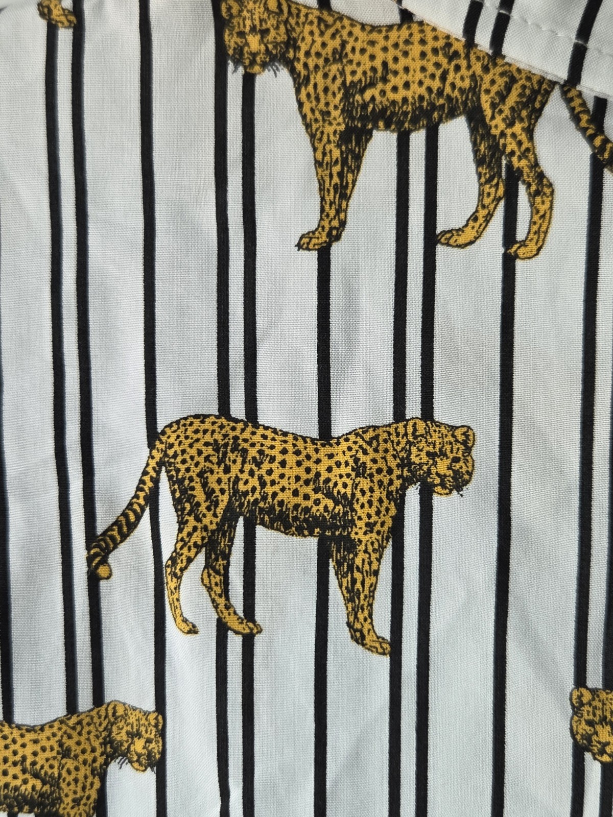 Jane + Delancey white yellow black Leopard graphic striped long sleeve blouse-M