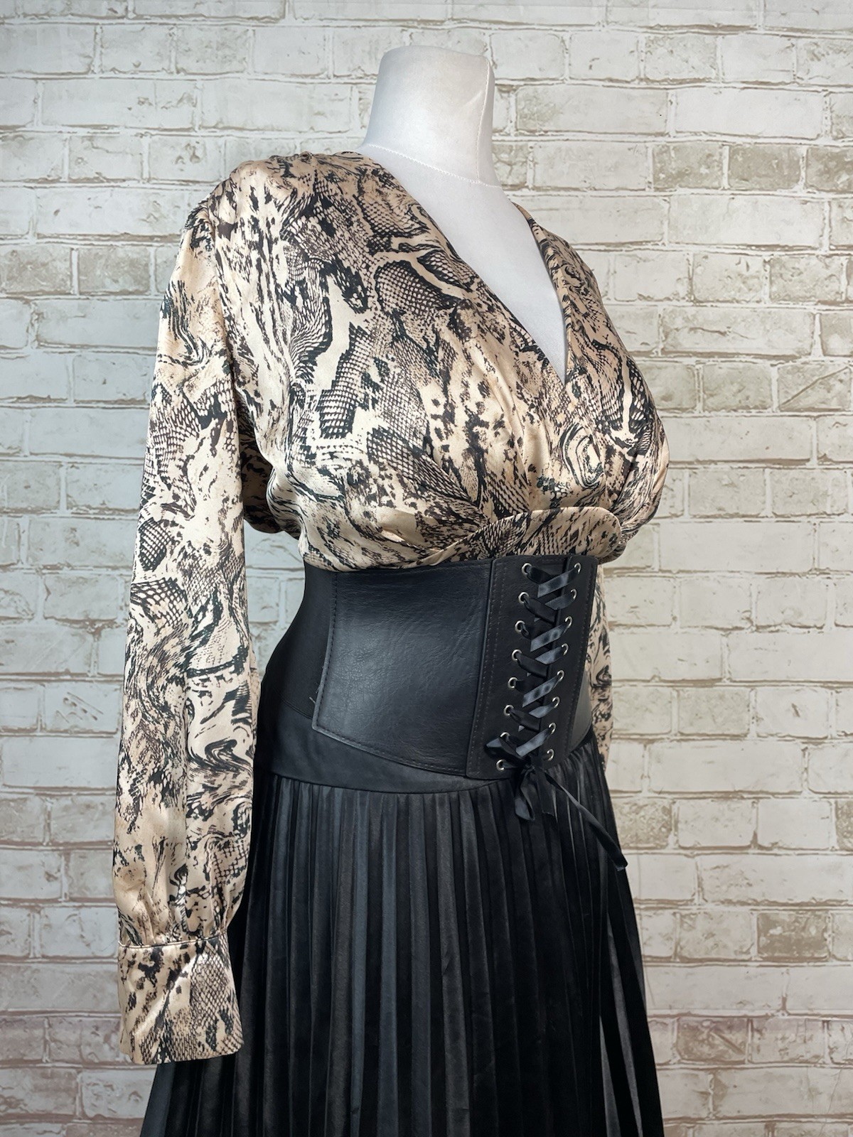 Shiny Snakeskin Print Satin Secretary Blouse Sz 18 44” Bust Sissy Mistress TV CD