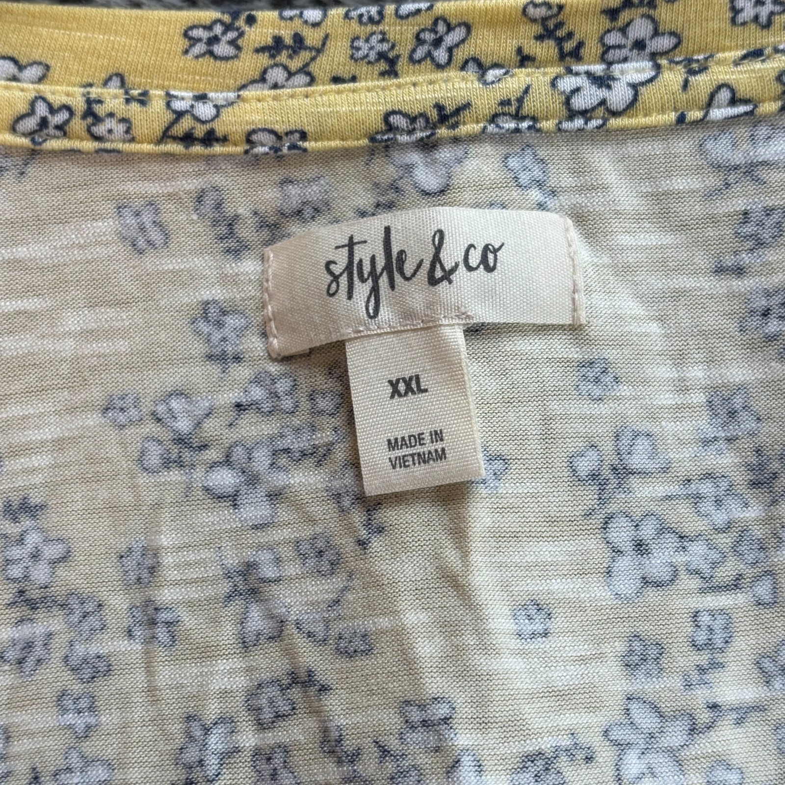 Style Co Womens Top Size 2XL Yellow Floral Boho Cottagecore Beach VNeck 18156x