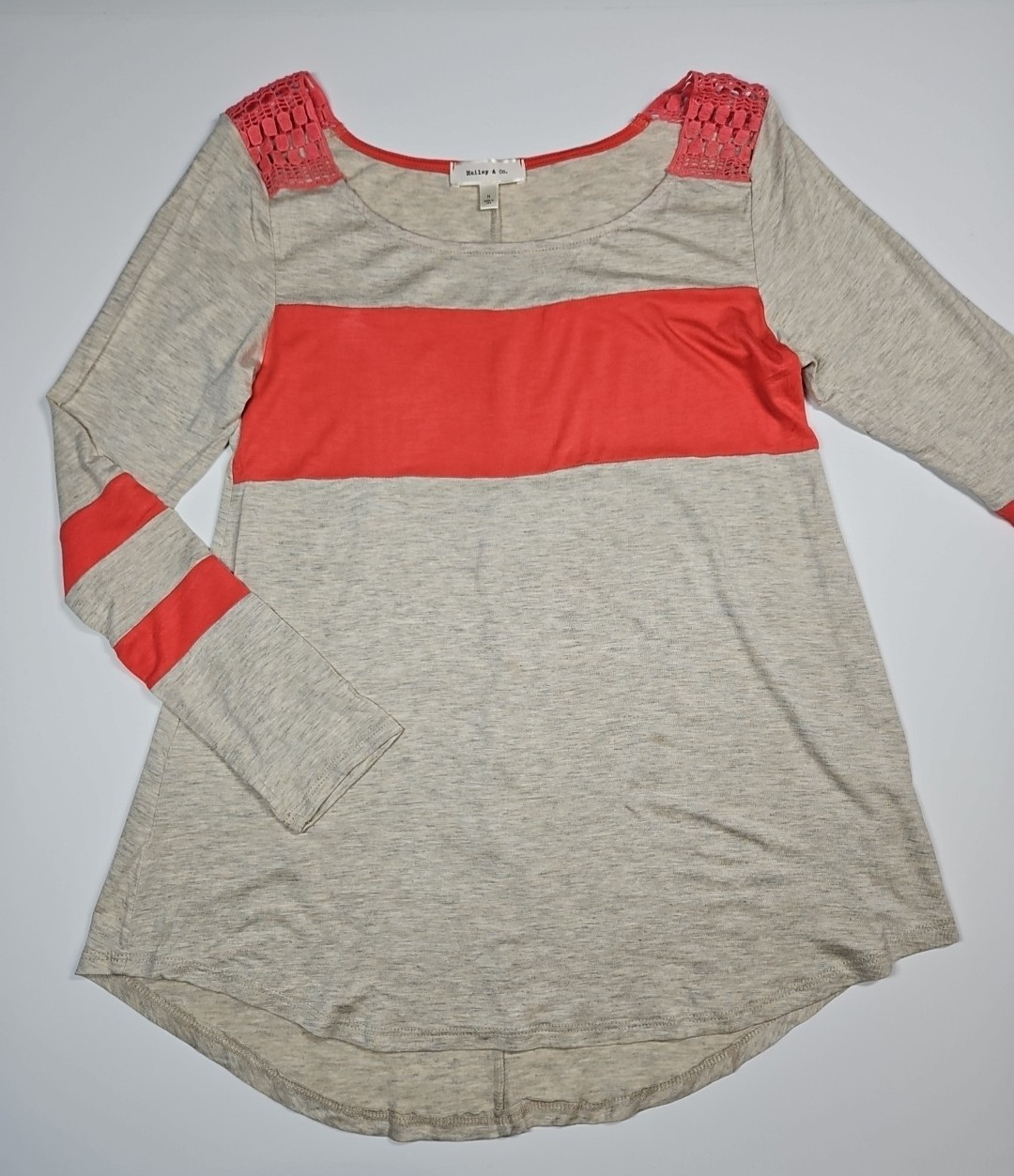 Hailey & Co Women’s Gray Pink Stripe Long Sleeve Top Size Medium NWOT