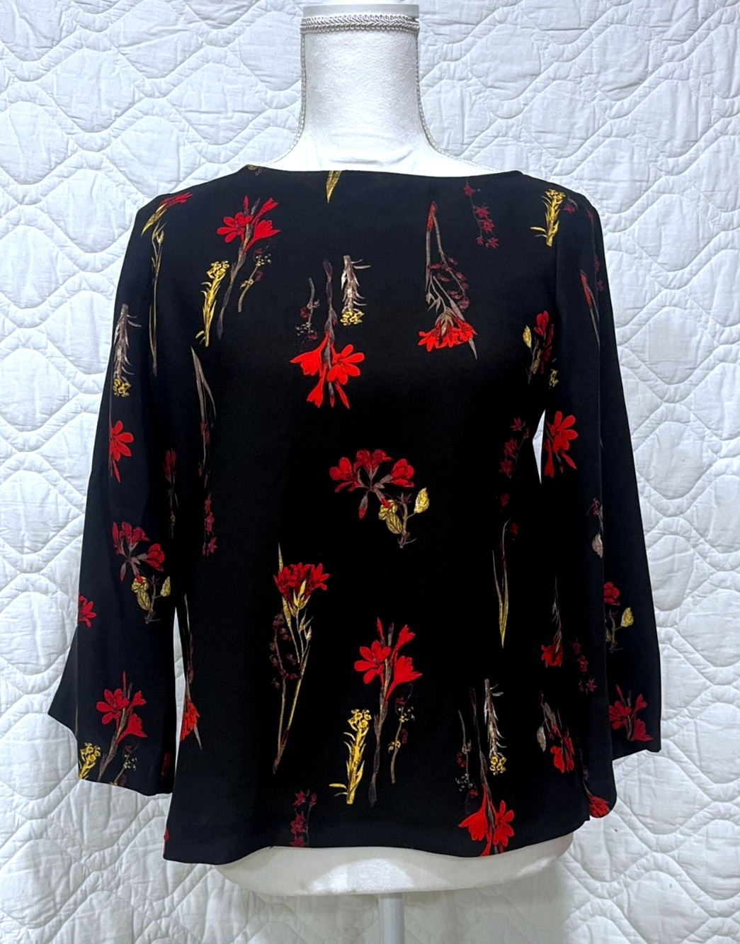 Vince Camuto Blouse – Black and Red Floral Design – ¾ Sleeve – Size Petite XS