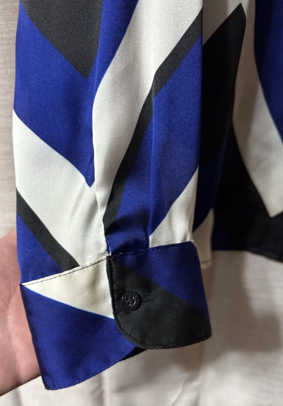 Women’s Large Lauren Ralph Lauren V Neck Shirt Zig Zag Pull On Blue Black White