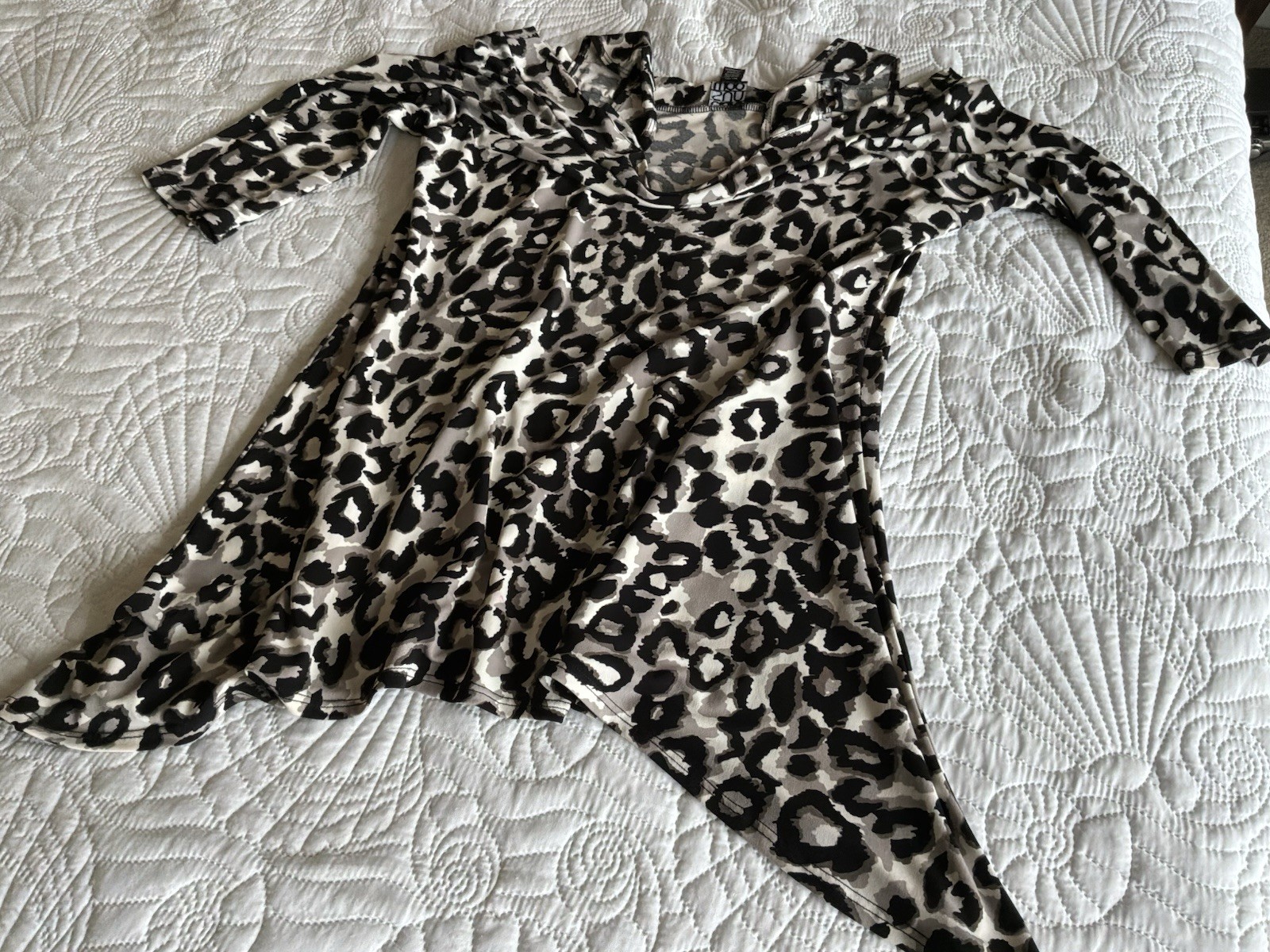 Clara Sunwoo Cold Shoulder Tunic Top L Gray Black Leopard Animal Print