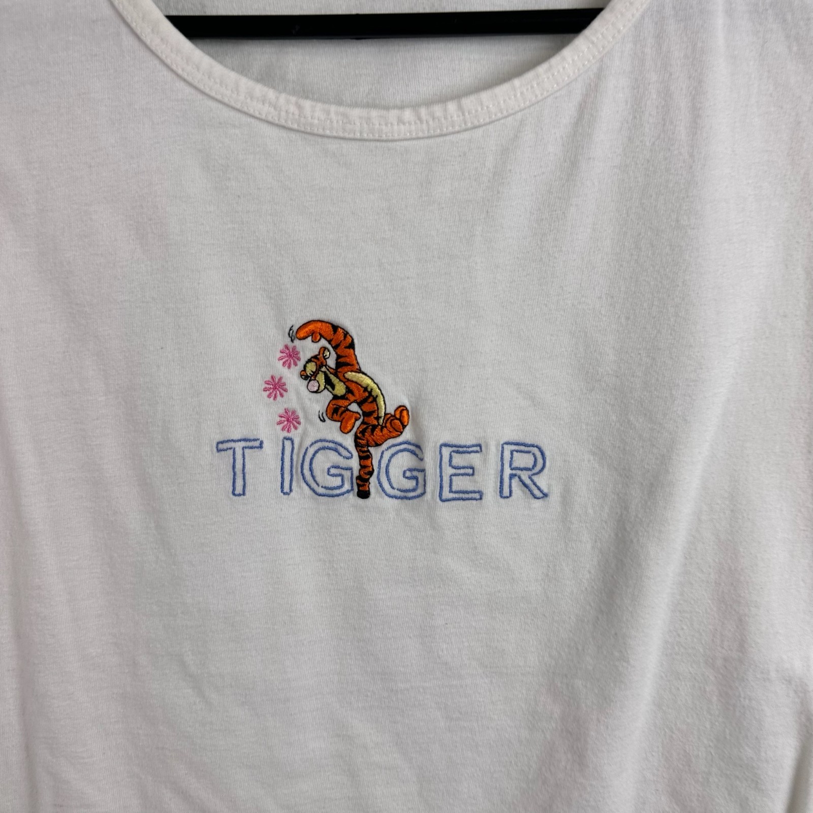 Disney Shirt Womens Medium White Tank Top Tigger Flowers Floral Winnie the Pooh