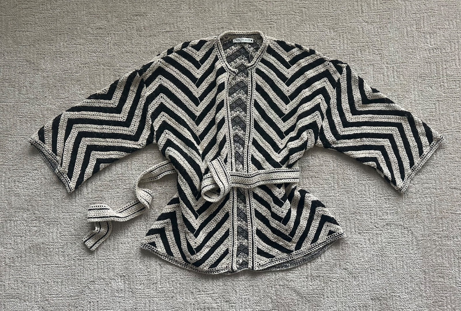Zara Limited Edition Crochet Kimono with Belt – size M
