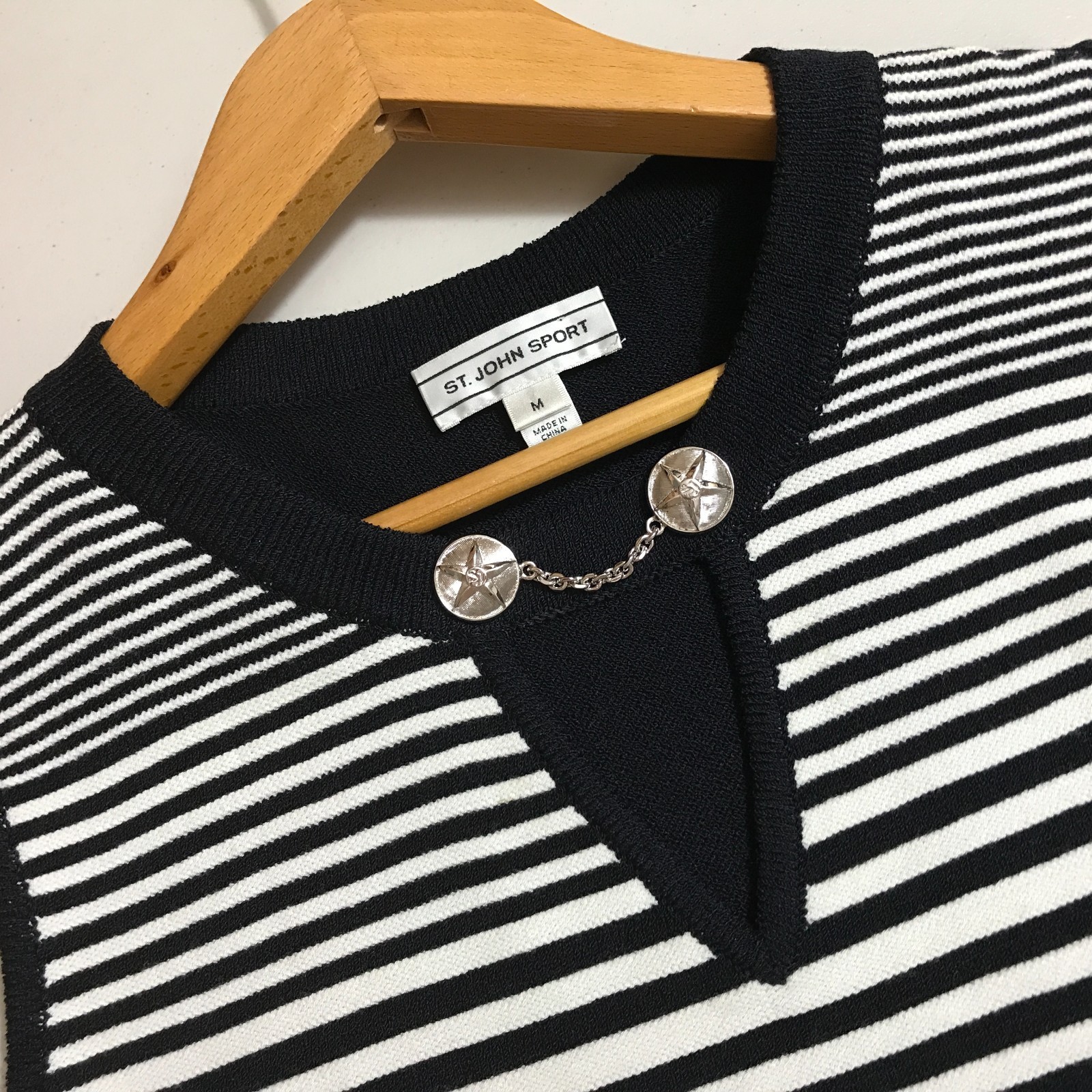 St. John Santana Knit Tank Top Size M Black White Stripe Keyhole Silver Chain