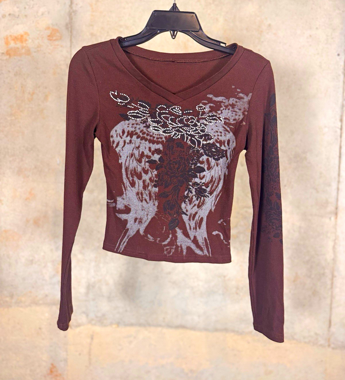 Women’s Brown Knit Graphic Print Scoop Neck Cropped Top Long Sleeve, S