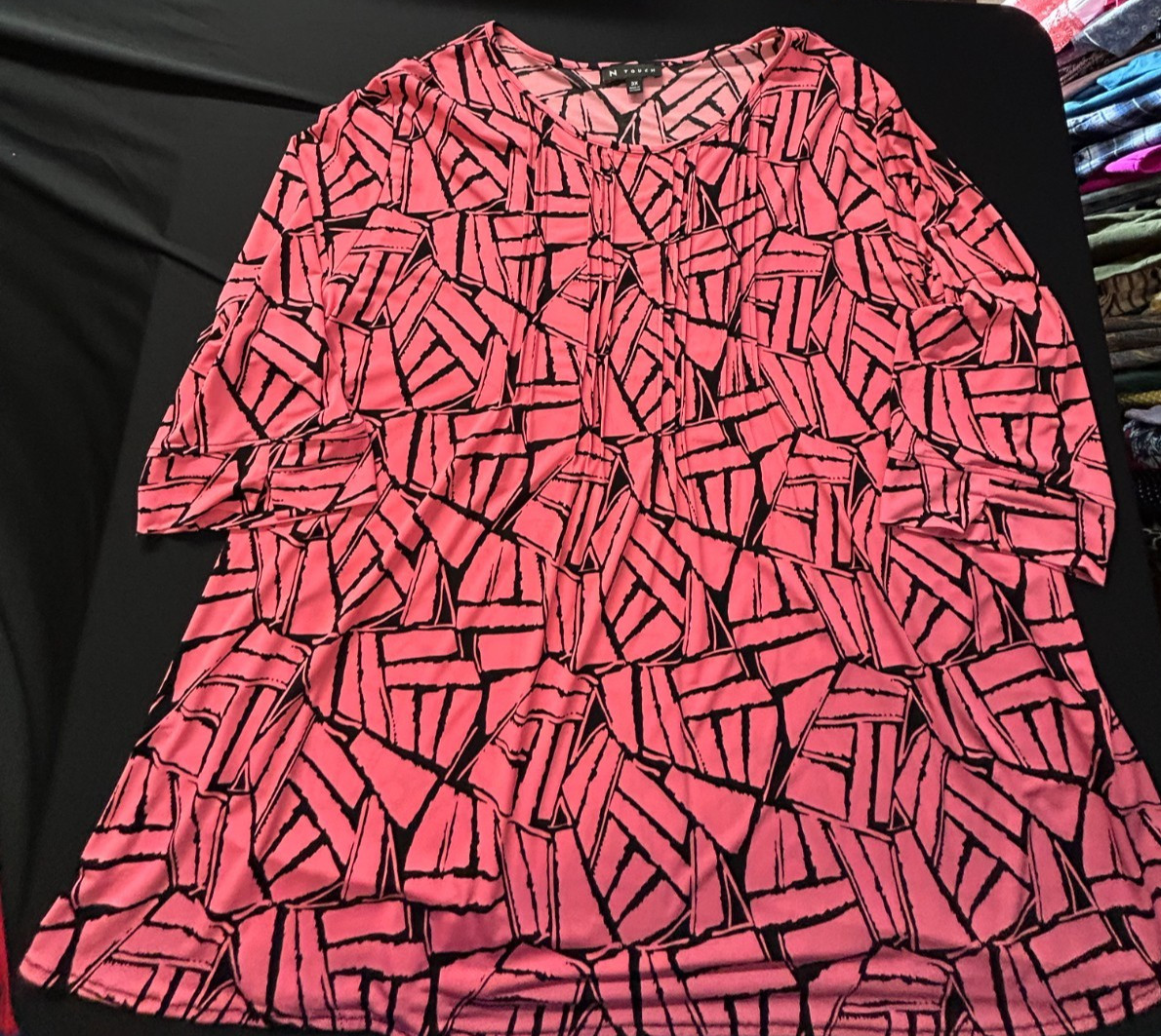 N Touch 3X Pink Black Pleated Blouse Stretch Career Plus Size 3/4 Slv Split Hem