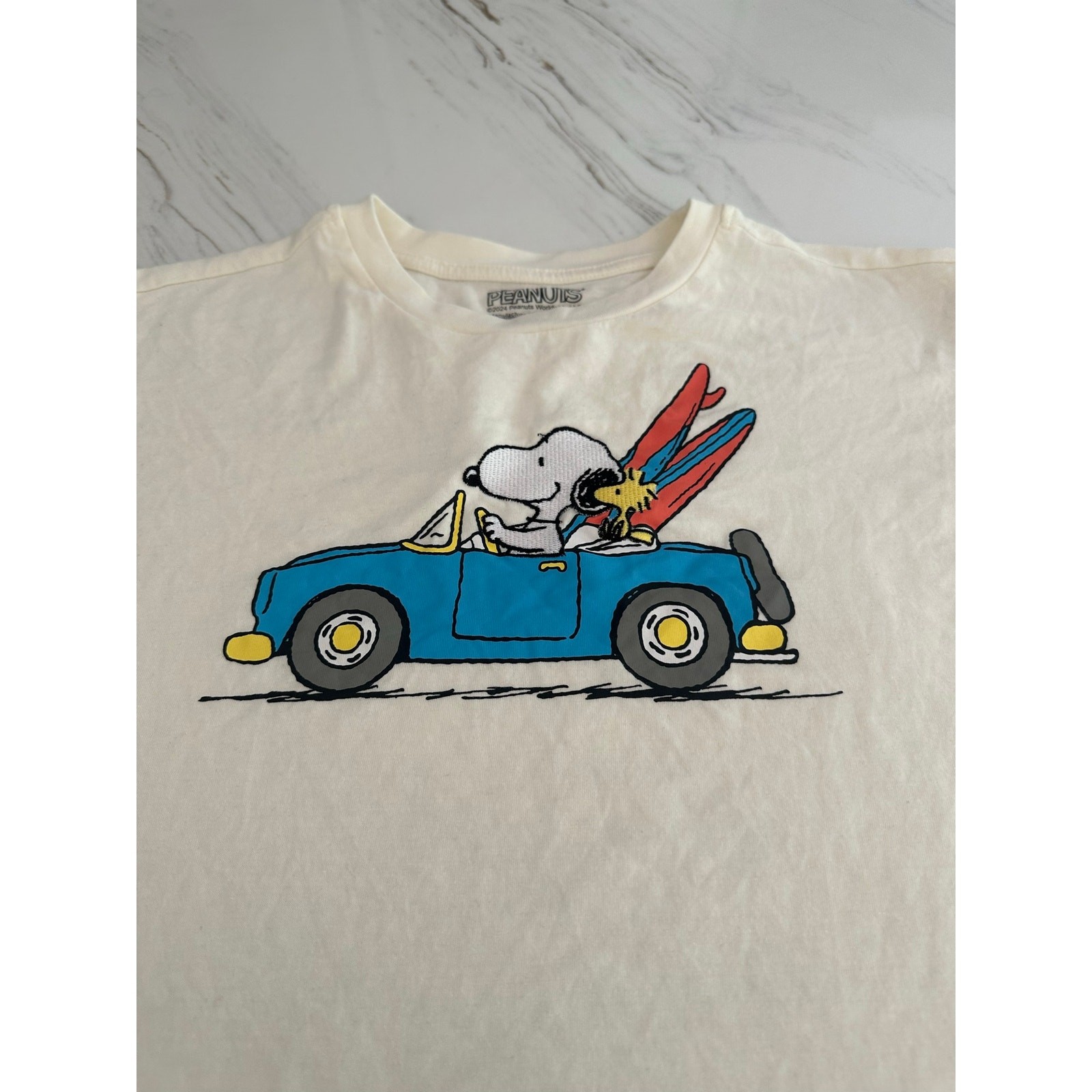 Peanuts Snoopy Woodstock Surf Car Cropped Graphic Tee Shirt Women’s S Boxy Beige