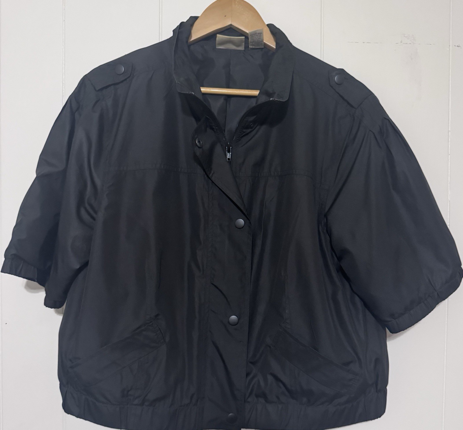 Chicos Black Windbreaker Jacket Size 3 Short Sleeve Zip Snap Lightweight XL