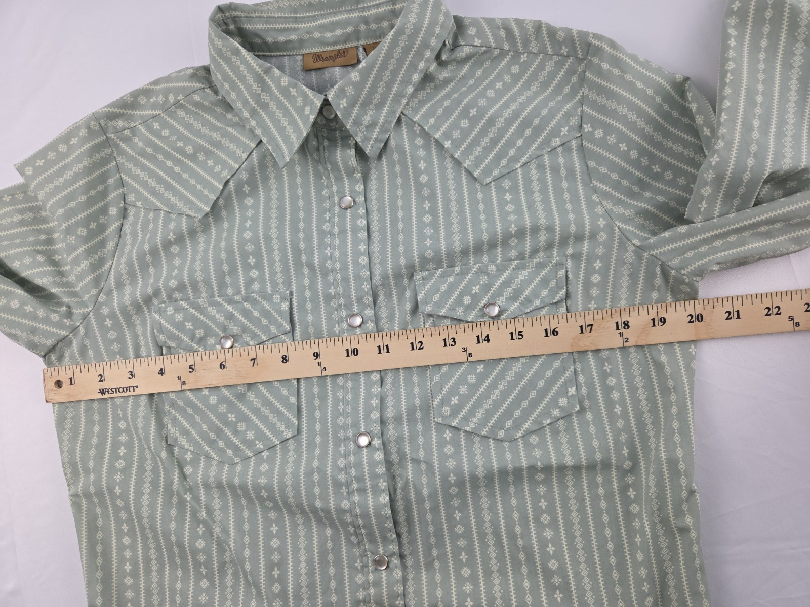 Wrangler Womens Pearl Snap Western Shirt Southwestern Aztec Green Size Medium