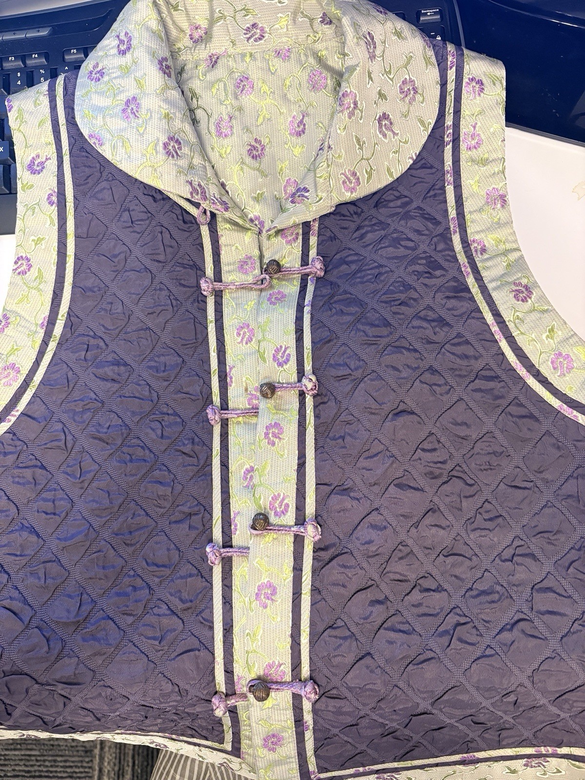 Rising Phoenix Med VTG Women’s Reversible Quilted Silk Blend Vest Asian Style