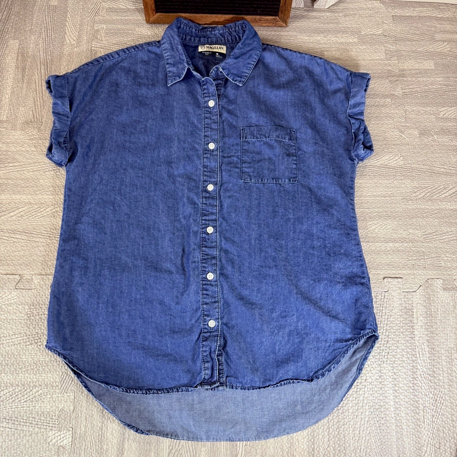 Magellan Outdoors Women’s Blue Chambray Short Sleeve Button‑Up Shirt · Size M