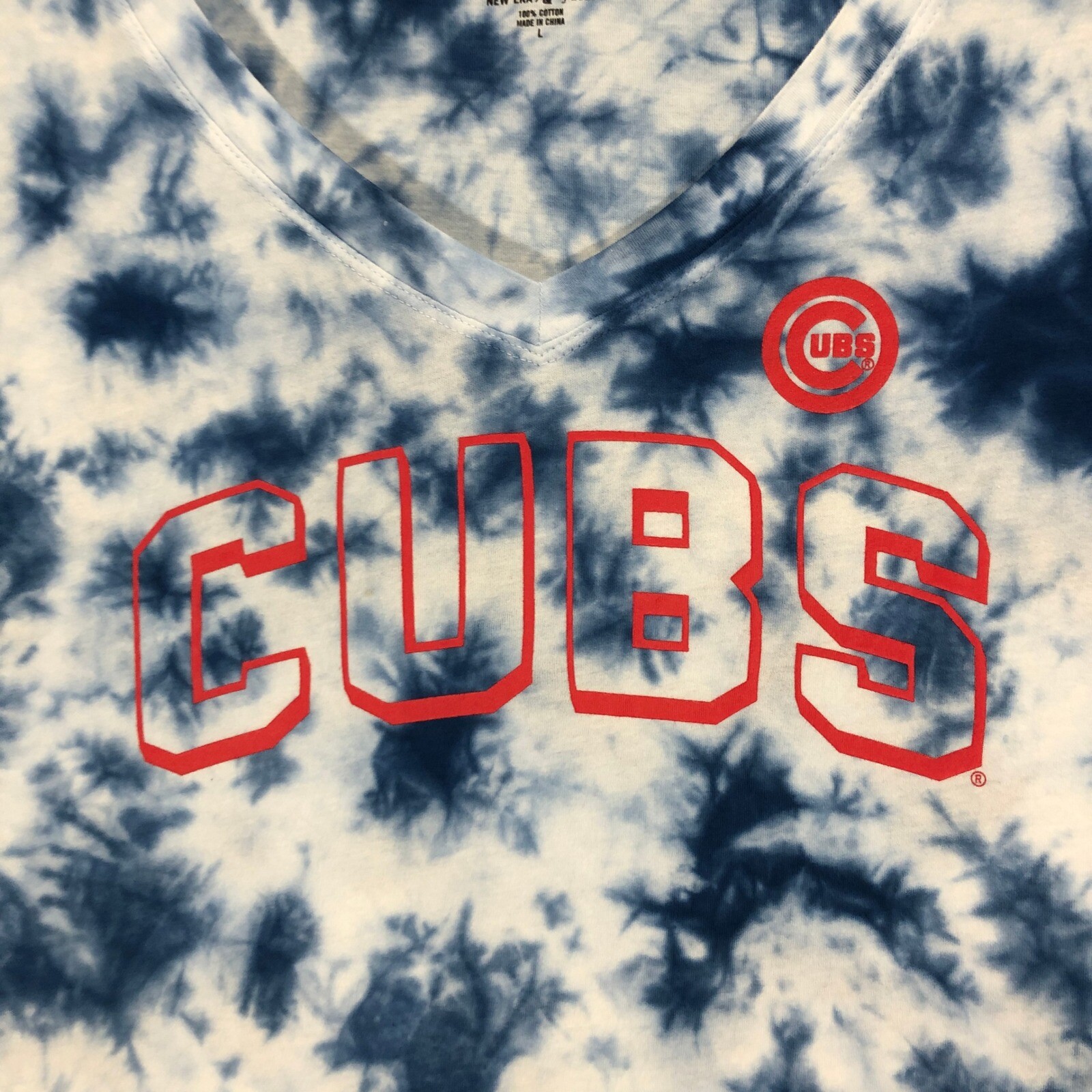 New Era Chicago Cubs MLB Tie Dye V-Neck T-Shirt Top Graphic Tee L
