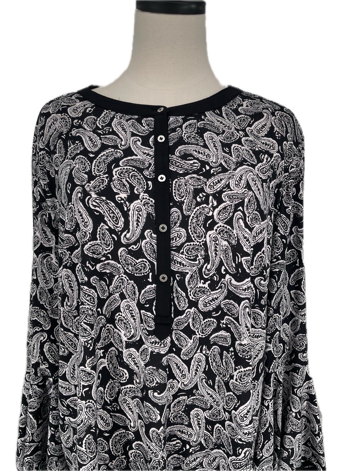 NWT Slim Factor By Investments L Large Black Paisley Top Flare Sleeves