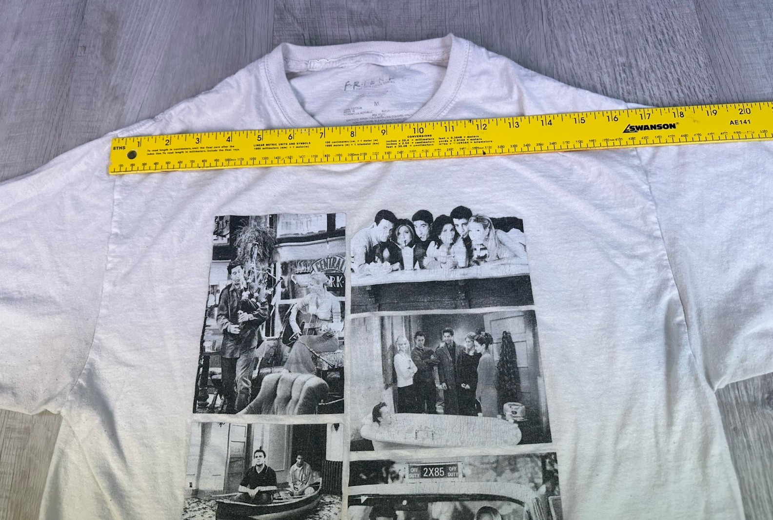 Friends Crop Top Shirt Size 90s TV Photo Collage Adult / Women’s Size Medium