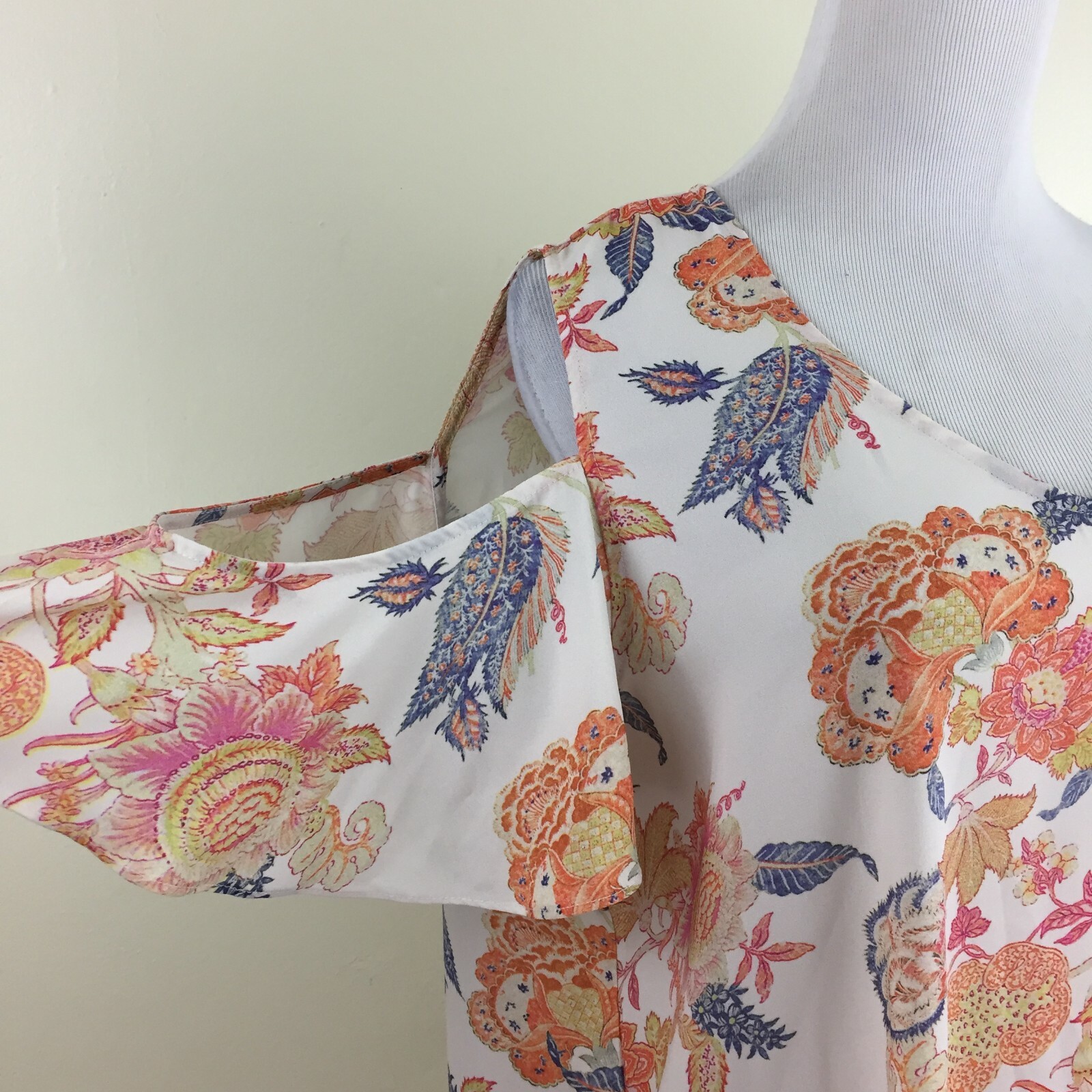 ANTIBES BLANC Womens sz Large White Multi-Color Cold Shoulder Floral Print Shirt