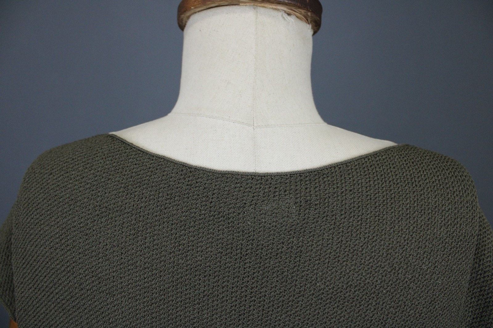 Sarah Pacini Olive Green Solid Textured Knit Scoop Neck Ribbed Hem Vest Top Sz 1
