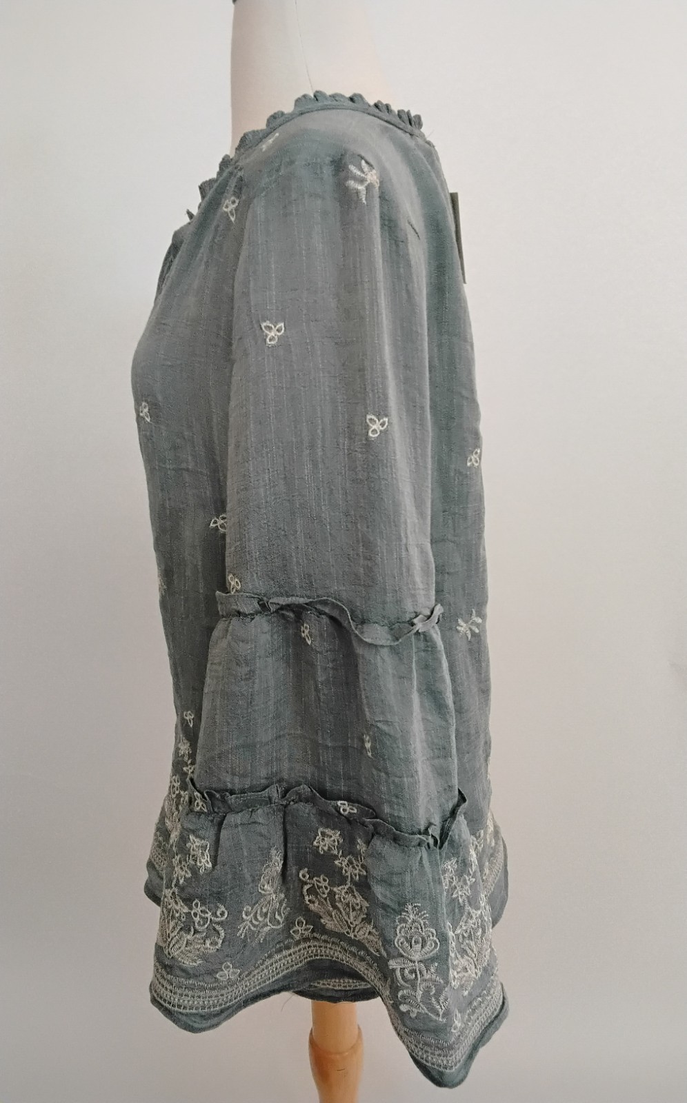 NWT Fig + Flower Boho Top S Blue Gray Floral Embroidered Bell Sleeve Feminine