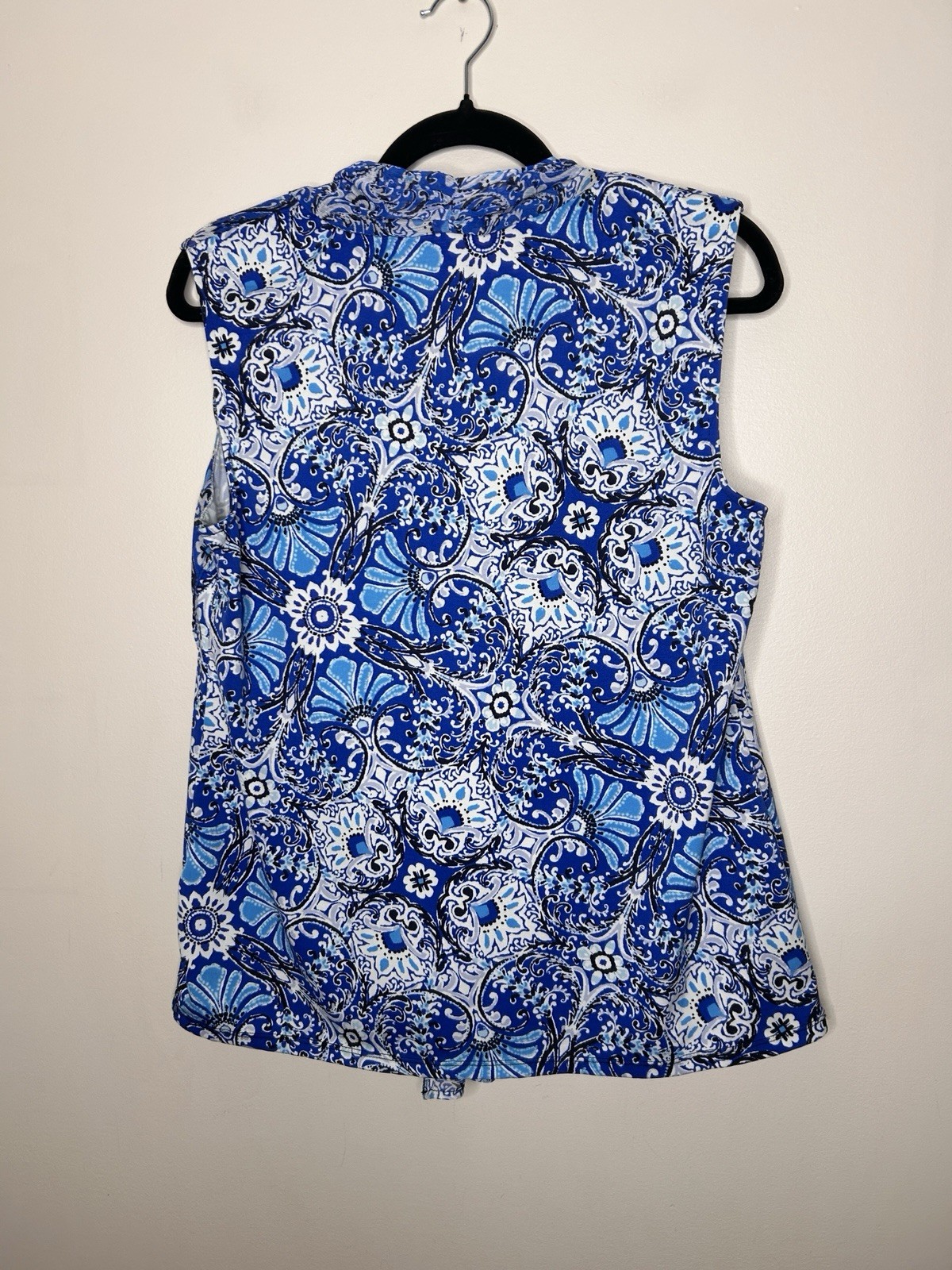 Roz & Ali Womens White Blue Paisley Tank Top Sleeveless Blouse Size Medium