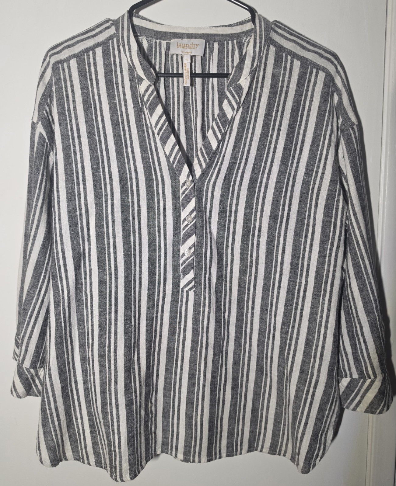 Laundry by Shelli Segal Women’s Gray White Striped V-Neck Button Blouse L