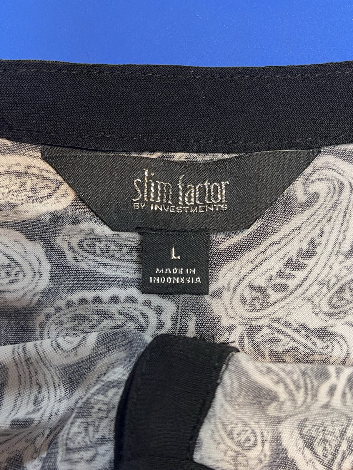 NWT Slim Factor By Investments L Large Black Paisley Top Flare Sleeves