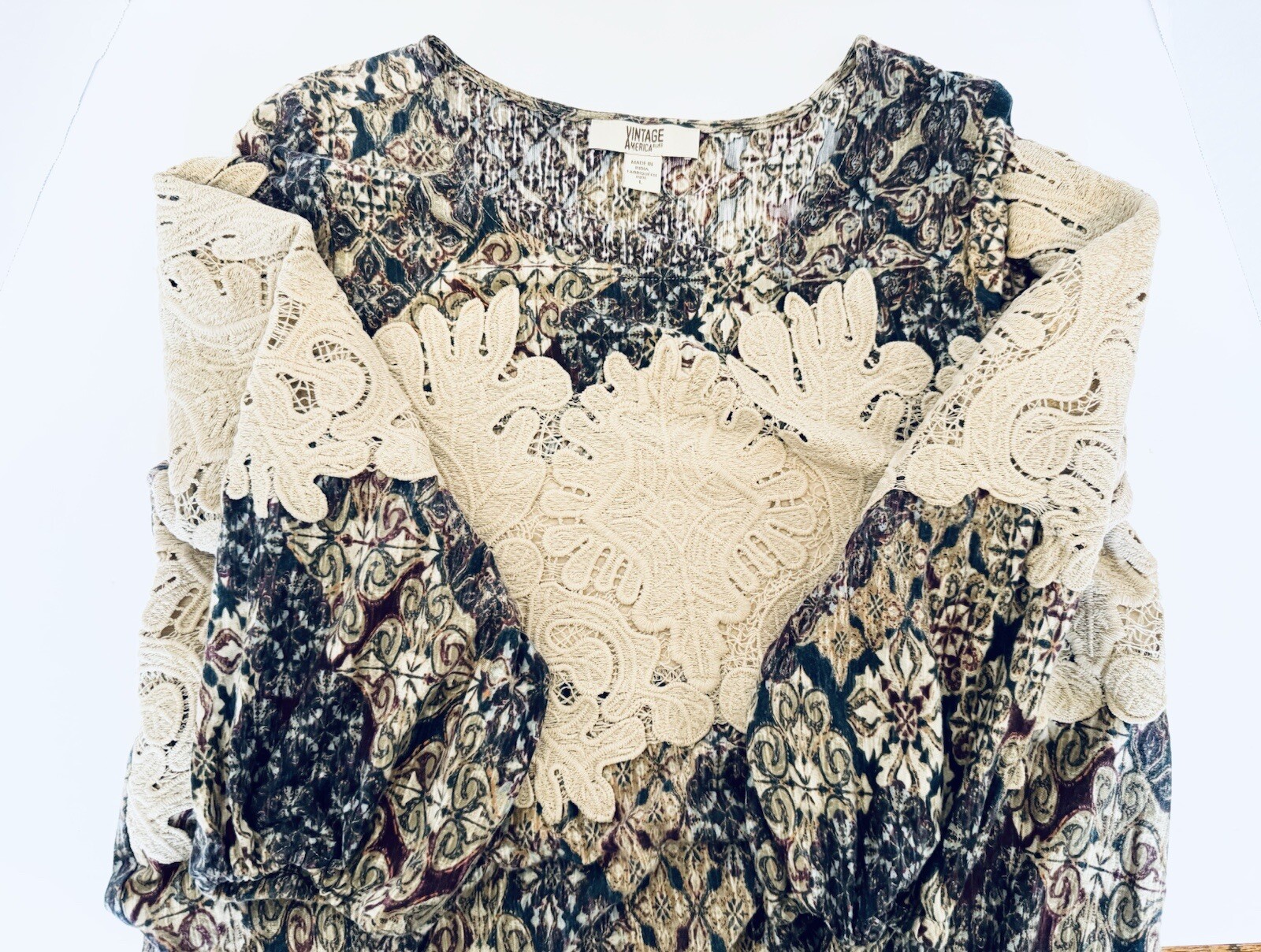Vintage America Blues Missey Peasant Pull Over Blouse Size Large Tan Lace Panels