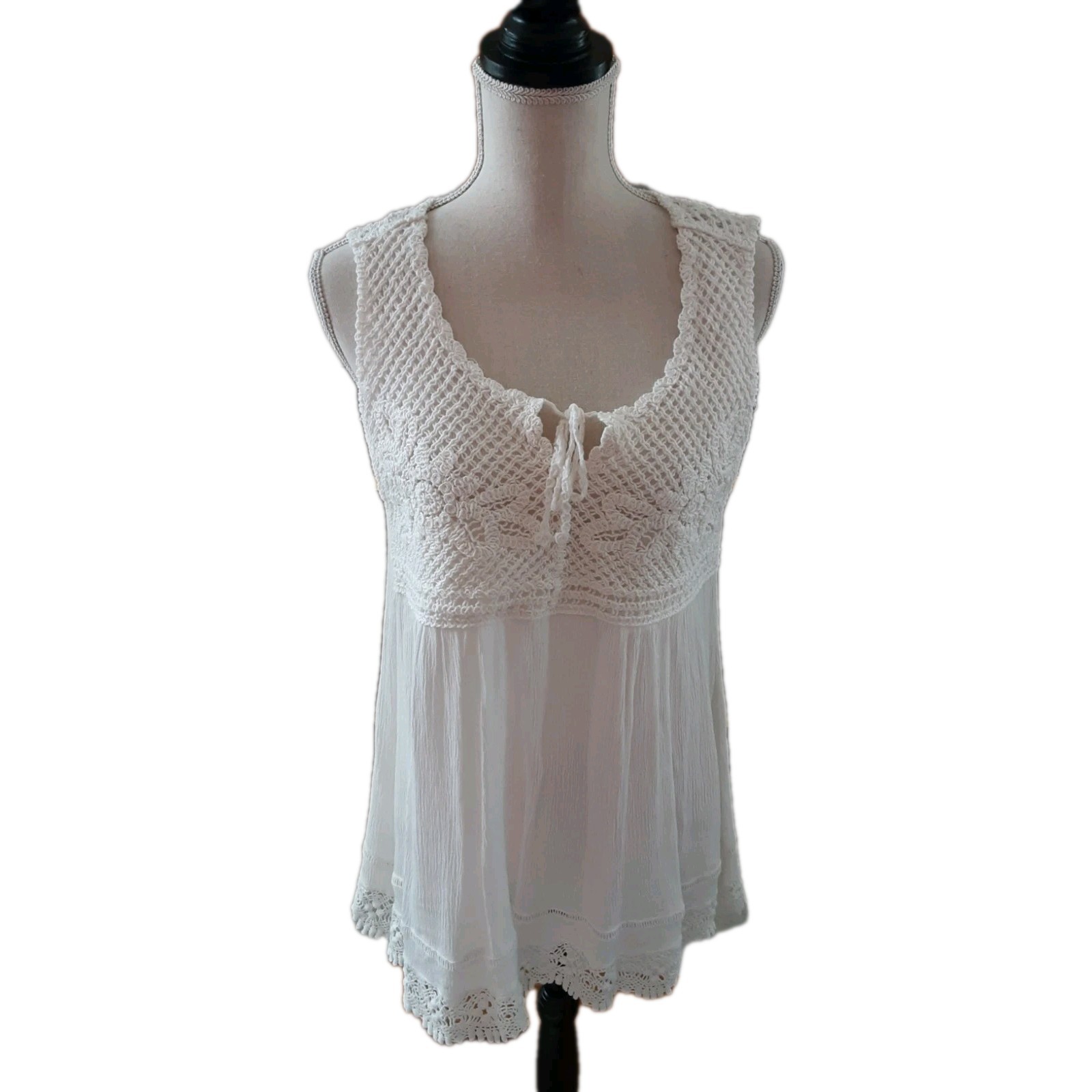 Mur Mur L Ivory Crochet Lace Embroidered Sleeveless Top 100% Rayon Scoop Neck